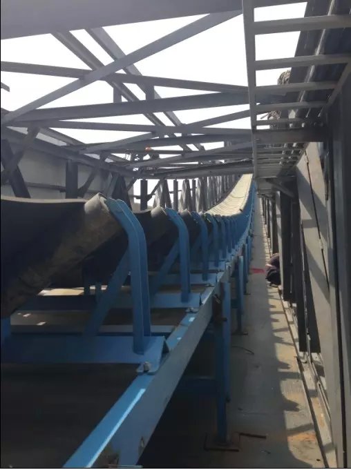 青島樂途行橡膠帶輸送機(jī).jpg